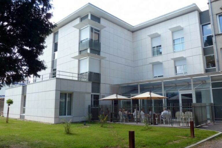 EHPAD-SAINT-CAMILLE-115-lits-lyon